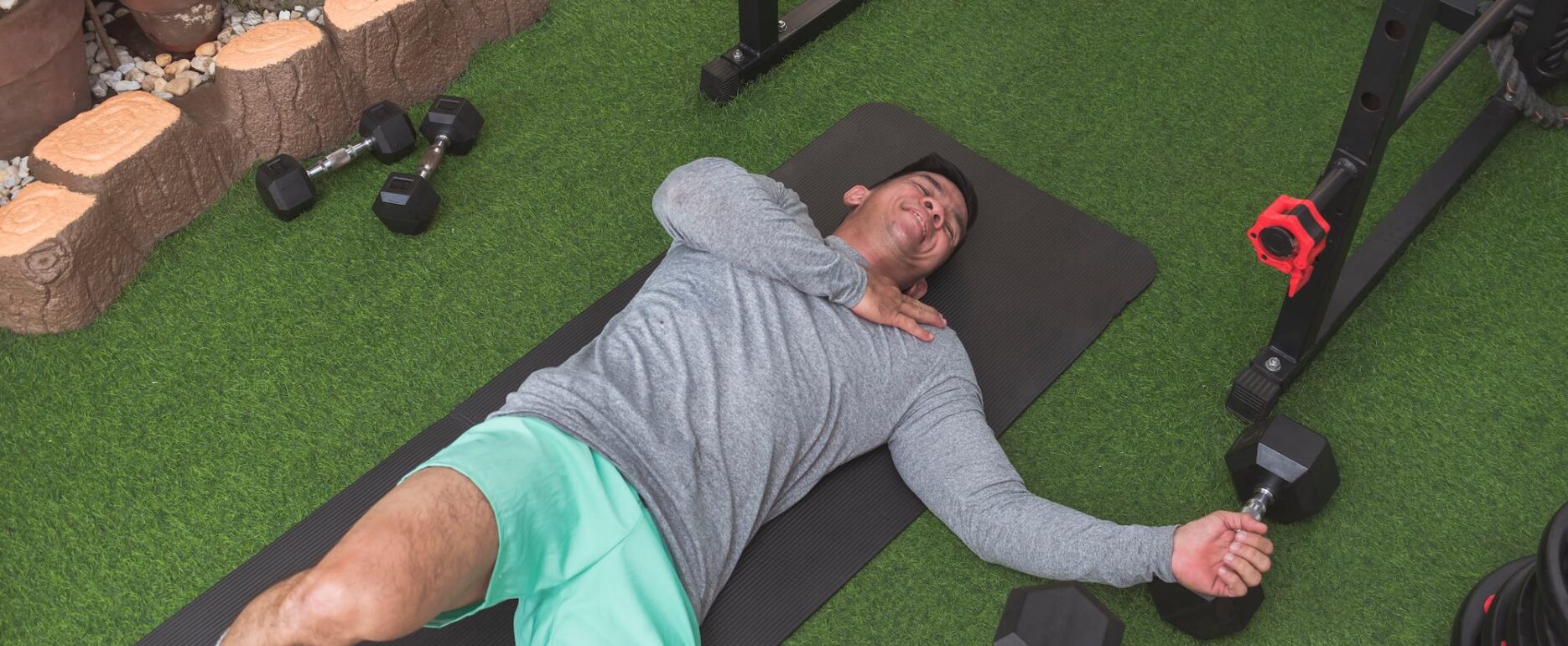 What causes a rotator cuff tear